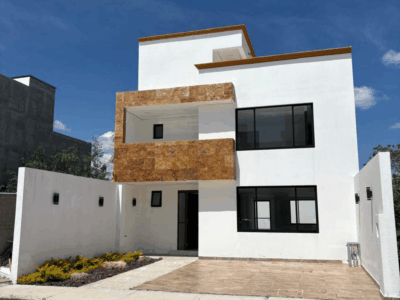 Casa 1 Fraccionamiento pedregal - León , Guanajuato